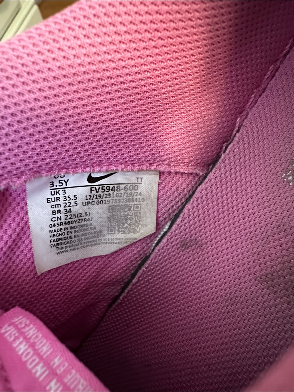 Nike Pink Girls Sneakers with White Laces, 3.5Y - Picture 6 of 6
